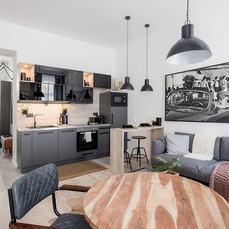 Two-Bedroom Apartment Next To Music Academy Budapest Exteriör bild