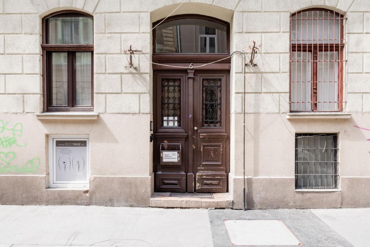 Two-Bedroom Apartment Next To Music Academy Budapest Exteriör bild